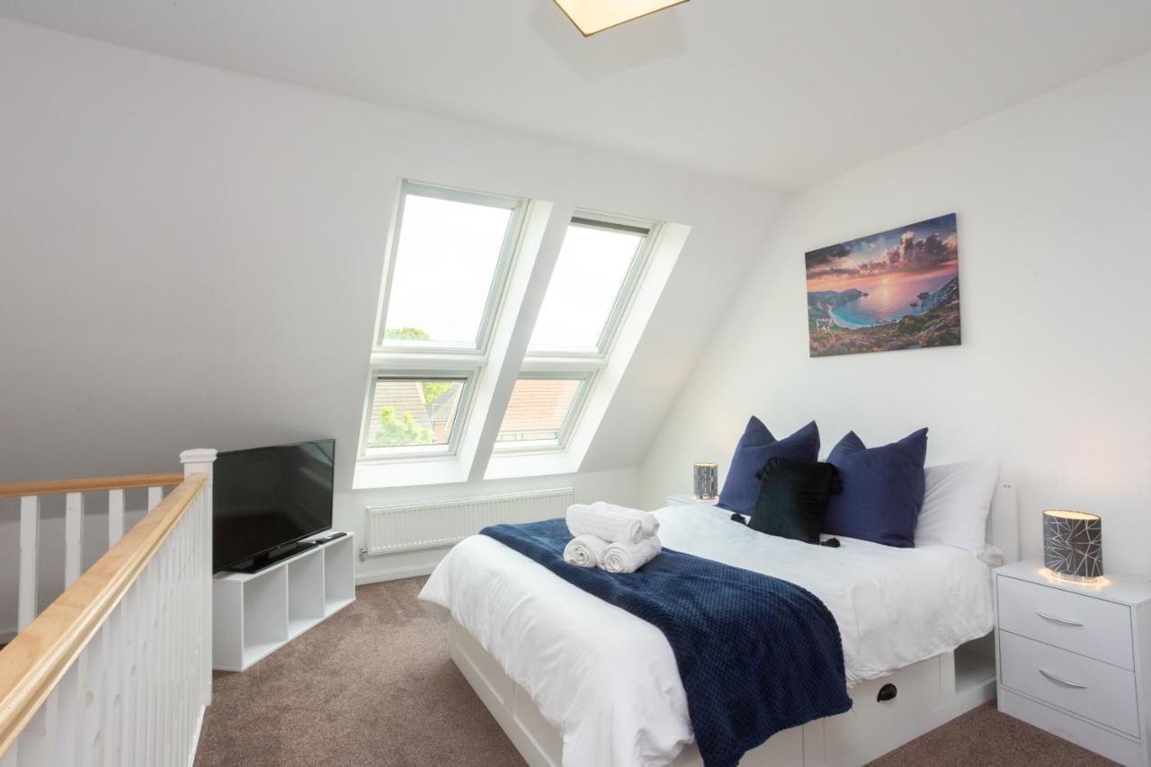 Family Friendly With Parking & Garden Guest house